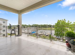 60 Maple St APT 32, Branford, CT 06405