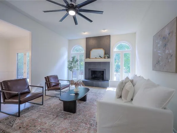 12633 Glenwood St, Overland Park, KS 66209
