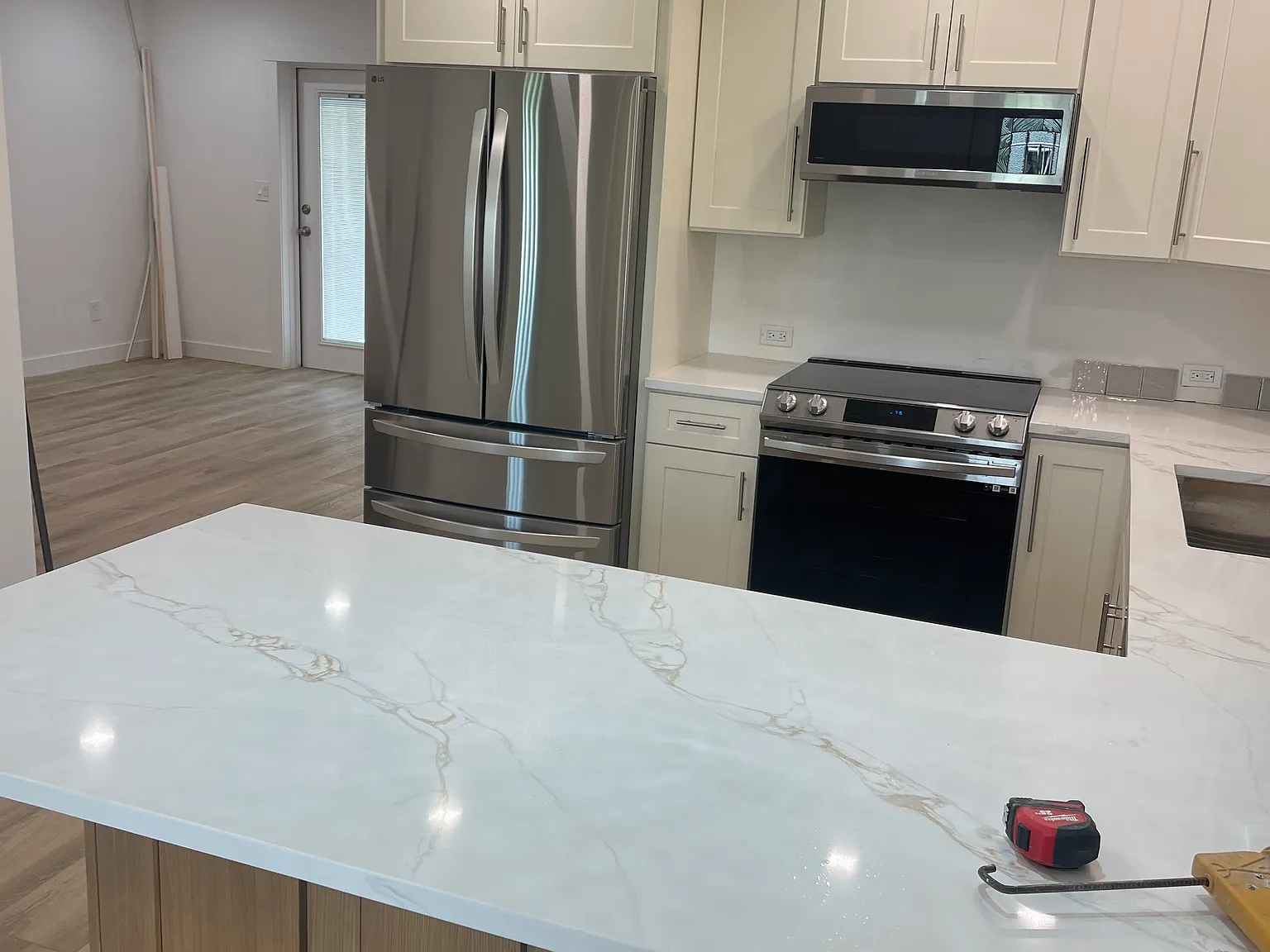 2 bed, 1150 sqft, $1,800 — Photo 2