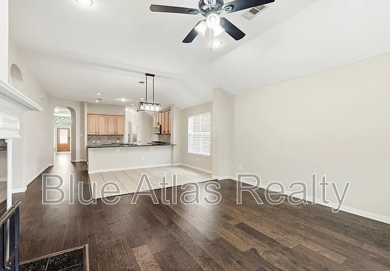 4353 Mountain Crest Dr — Photo 6