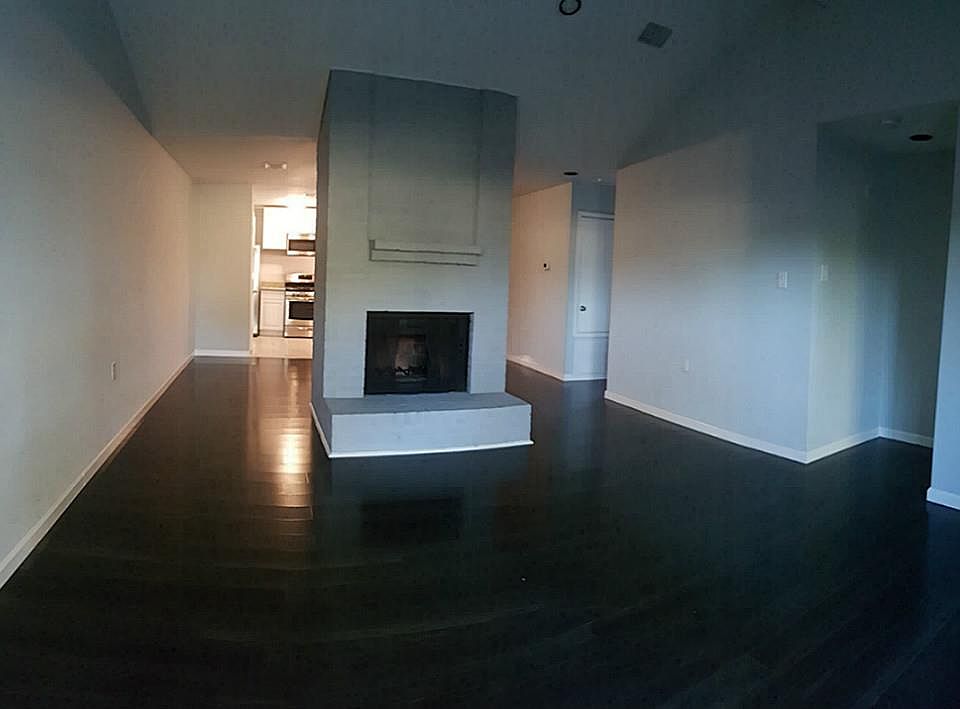 1st image of 16607 Parkridge Ct