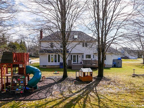 3rd image of 869 Silverberry Ln