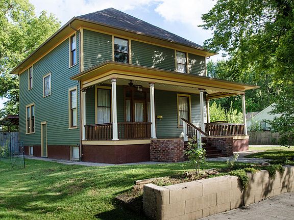 2nd image of 2330 Woodbine Ave