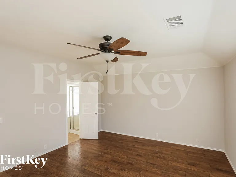 316 Meagan St — Photo 7