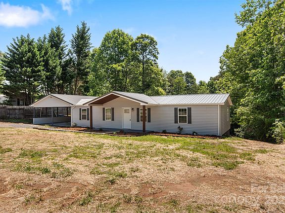 3rd image of 3041 Ironwood Ct