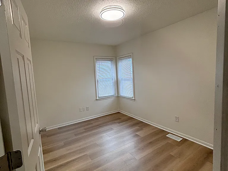 2120 Emmons Ave — Photo 4