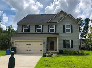 5818 Heathers Crossing Dr, Chesterfield, VA 23832