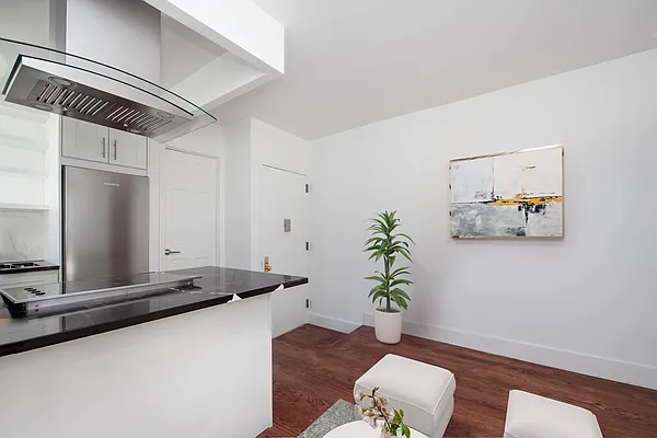 Rented by R New York | media 25