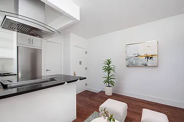 Rented by R New York