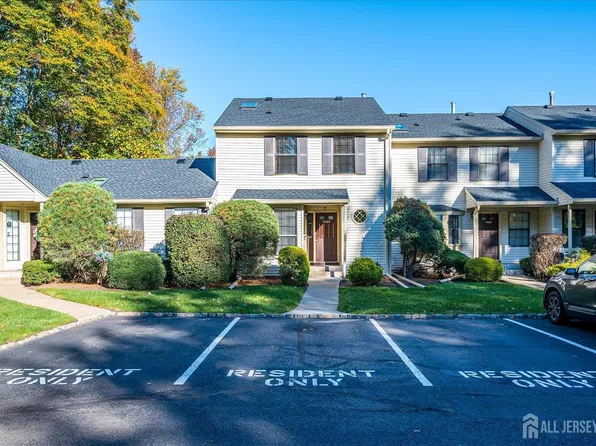 1402 Timber Oaks Rd, Edison, NJ 08820