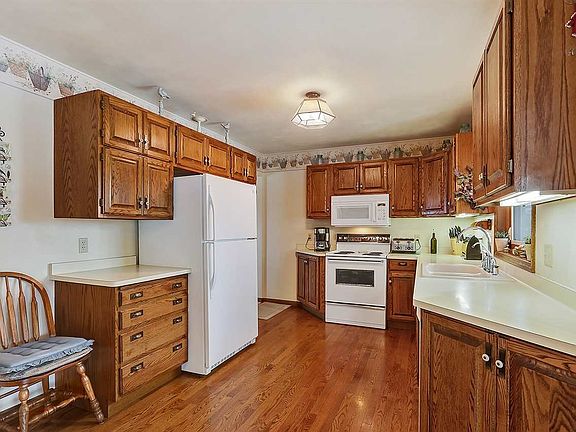 Appliances Included.