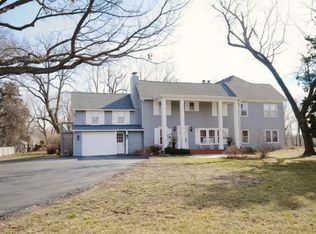 6435 NW Green Hills Rd, Kansas City, MO 64151