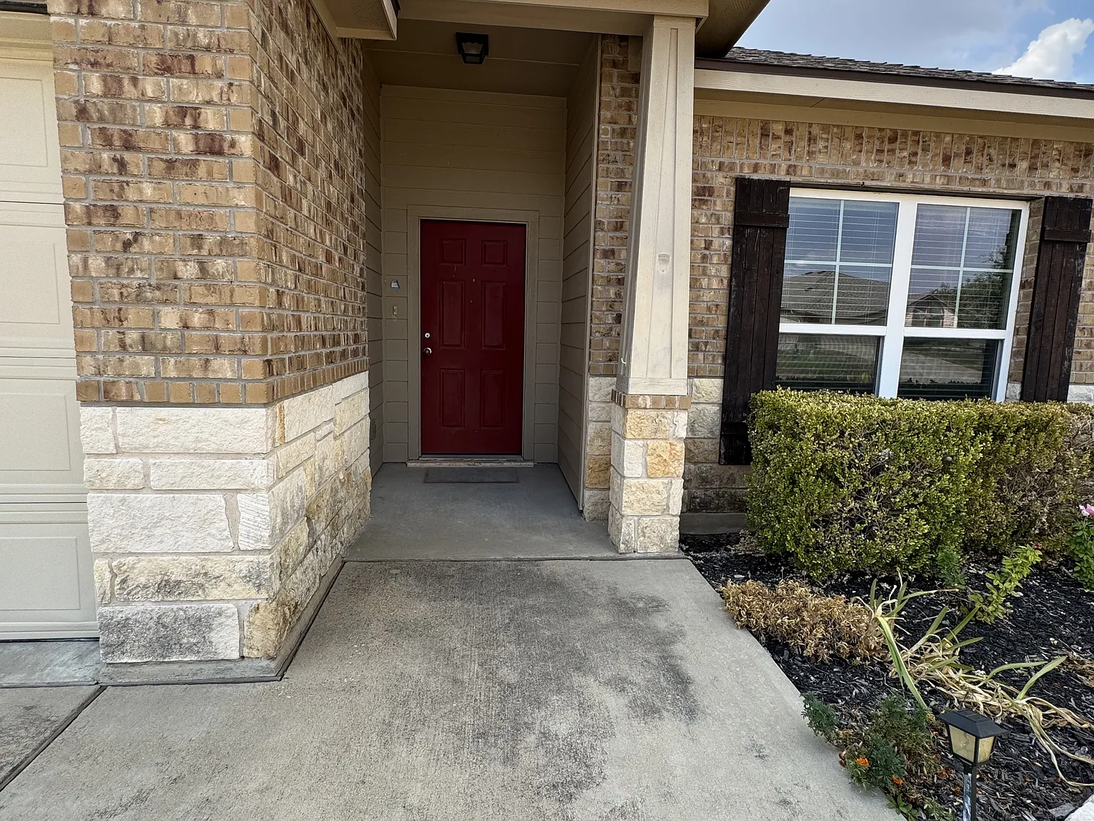 1112 Jamestown Drive - 1 — Photo 2