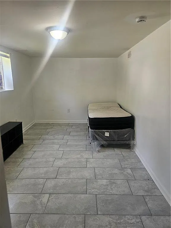 1 bed, 1.0 bath, 1542 sqft, $1,400 — Photo 3