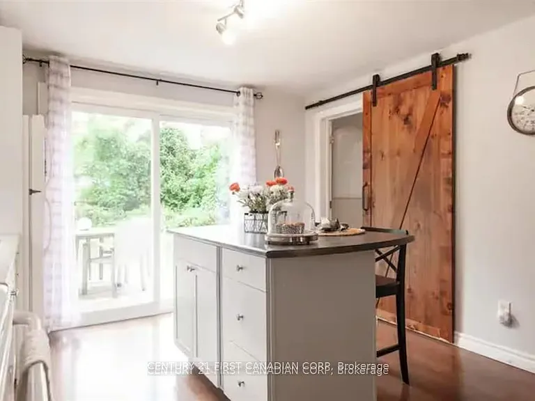 705 Conservation Dr #B — Photo 7