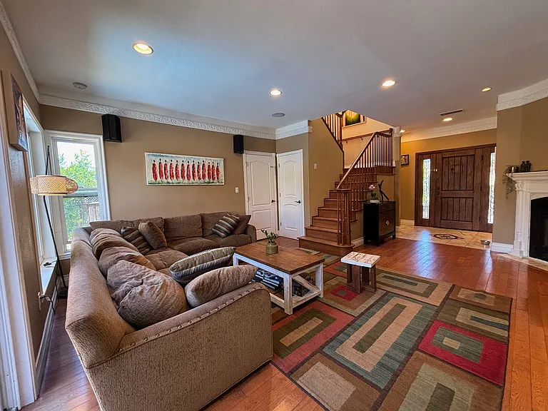 596 Pettis Ave — Photo 14