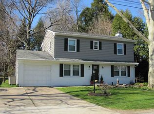 872 Hilltop Rd, Erie, PA 16509