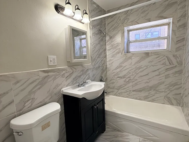 111-112 Lincoln Ave #7B — Photo 5