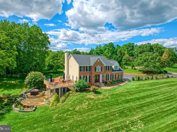 39833 Forsyth Ln, Leesburg, VA 20175