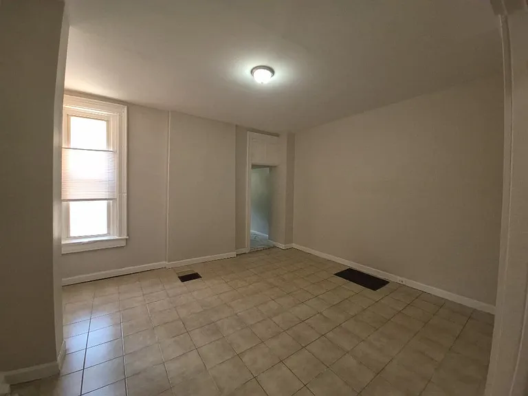 2153 Loth St #1 — Photo 3
