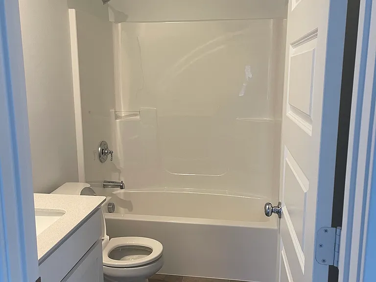 1717 Woods Edge Dr — Photo 7