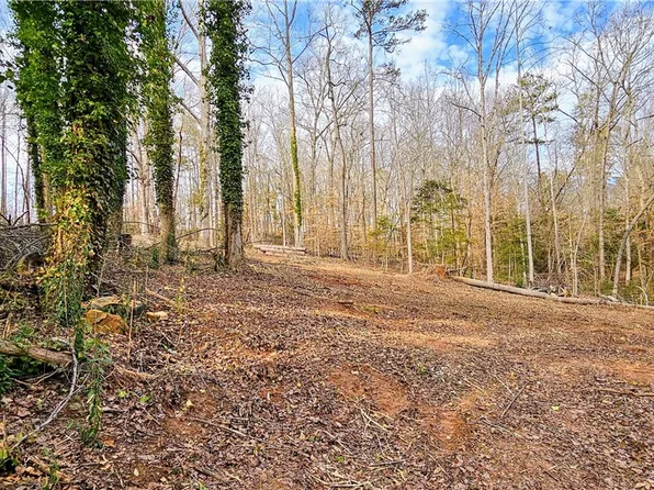4 & 6 Whitney Ct, Slater, SC 29683