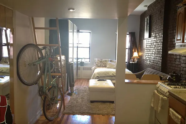 Rented by Chartwell Manhattan Realty | media 19