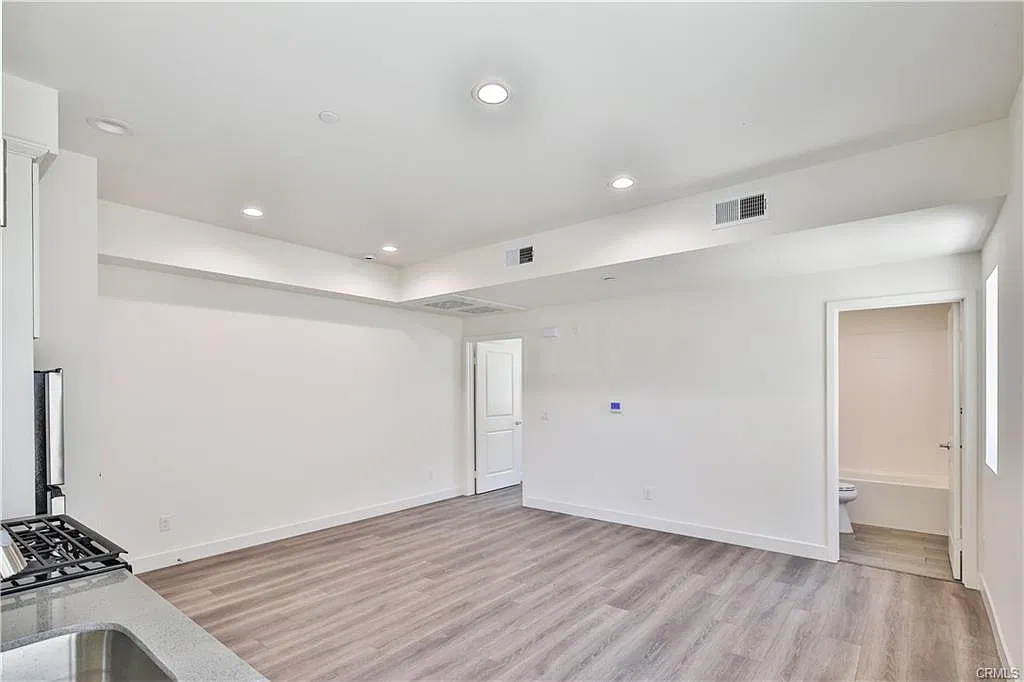 1 bed, 500 sqft, $1,780 — Photo 2
