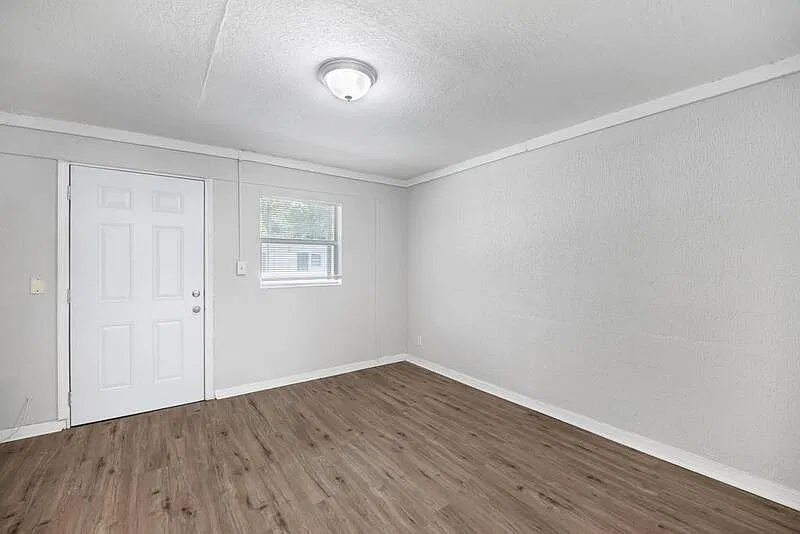 2146 Inwood Ter — Photo 4