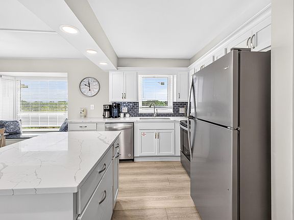 5th image of 4258 Beachside Two Dr #4258