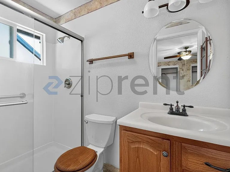 648 San Lorenzo St — Photo 25
