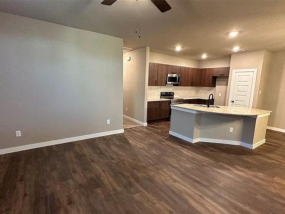 4th image of 9824 Grosbeak Ln