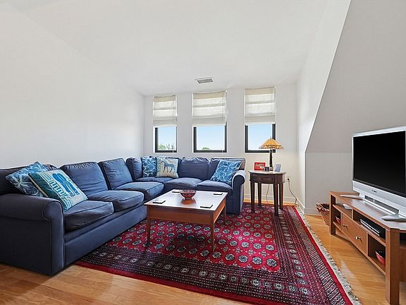 3rd image of 72 Ashland St APT 410
