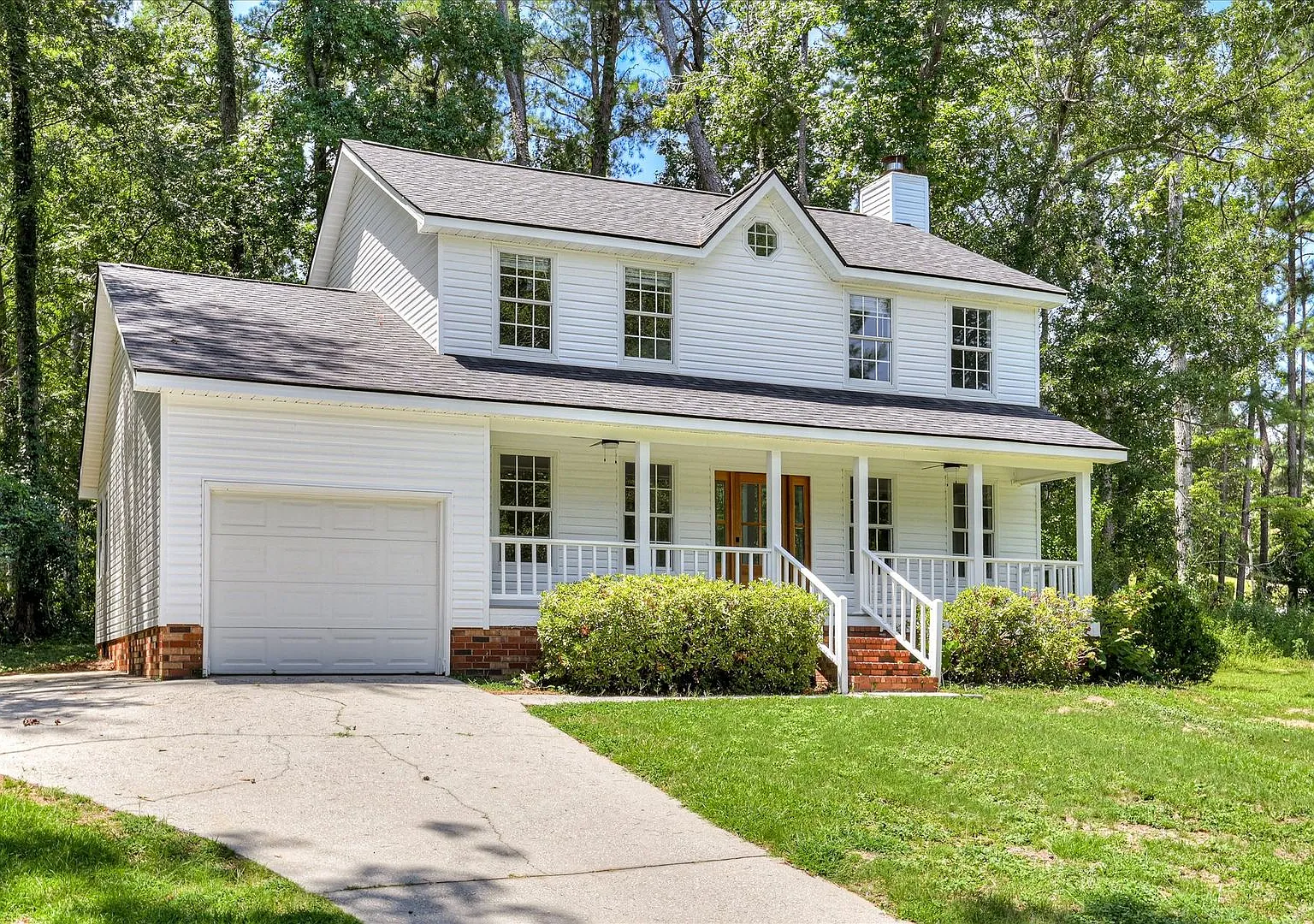 3 bedroom, 2.5 bathroom home on a large corner lot in the heart of Evans — Photo 1