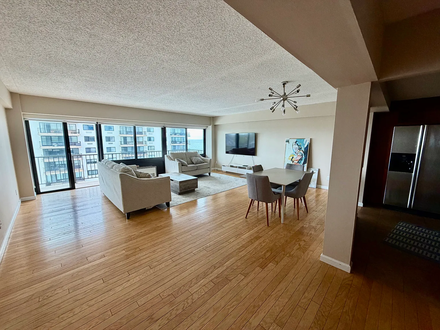 1 bed, 1081 sqft, $4,000 — Photo 3