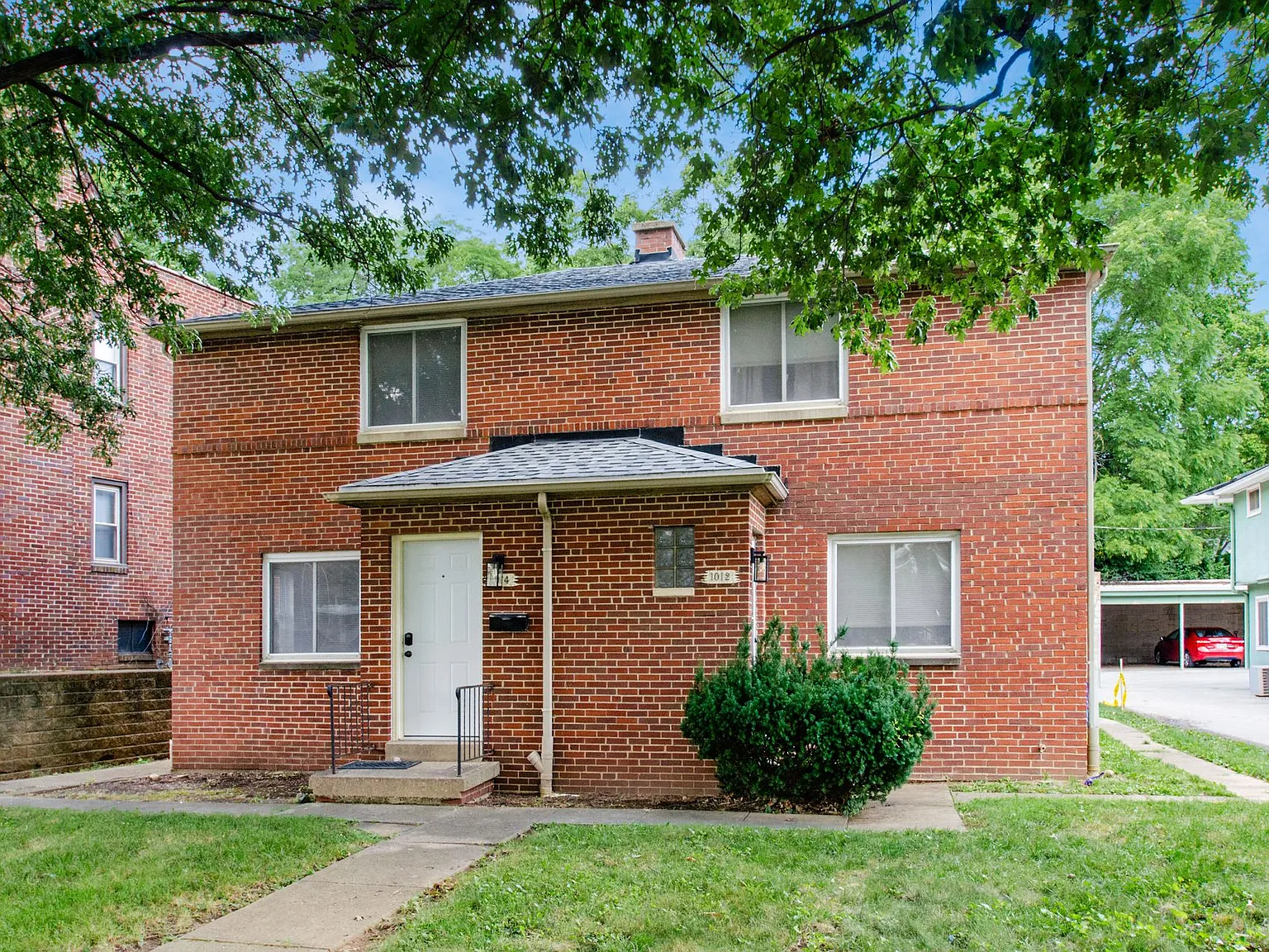 2 bed, 909 sqft, $2,100 — Photo 1
