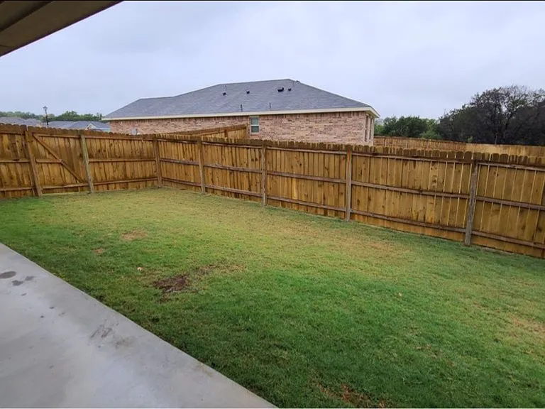 1424 Dryden Ave — Photo 6
