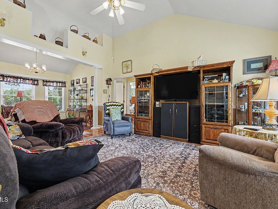 109 Pine Ridge Dr, Afton, TN 37616 | MLS #9995456 | Zillow