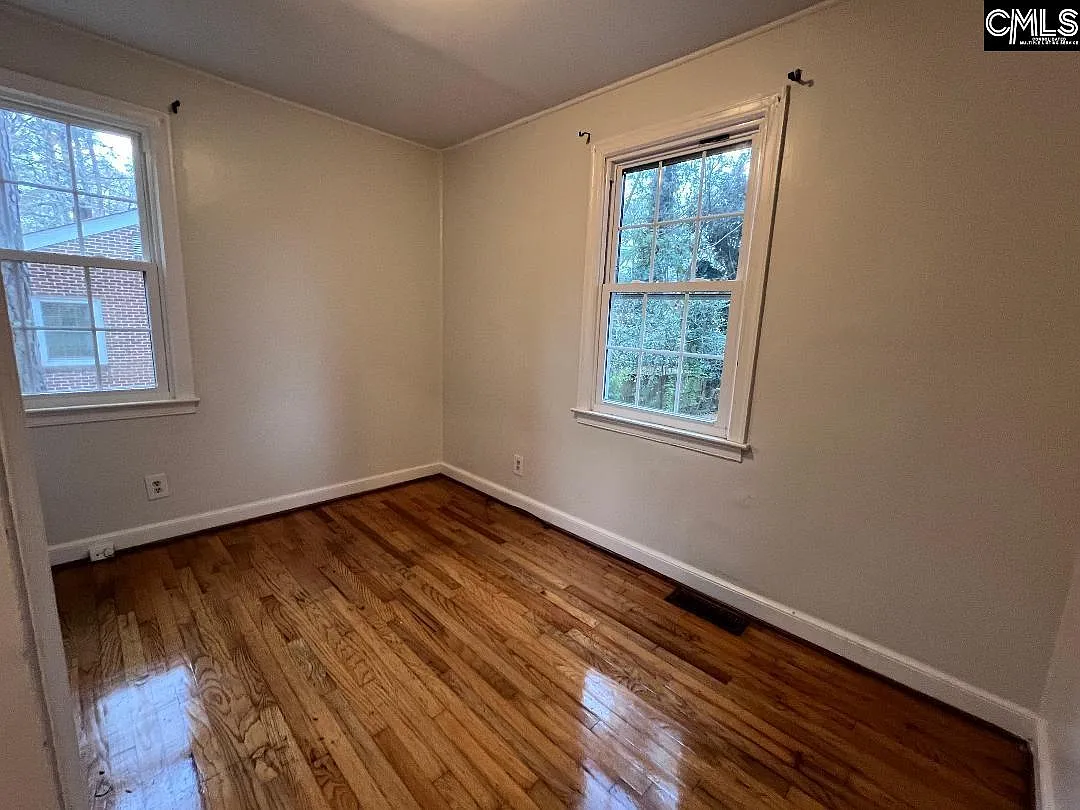 2 bed, 1000 sqft, $1,500 — Photo 3
