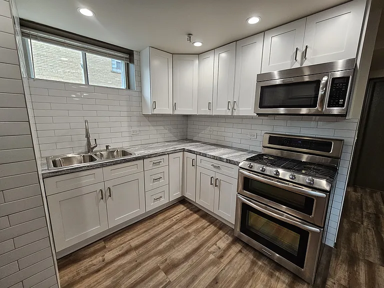 5707 W Ridgemont Ln — Photo 1