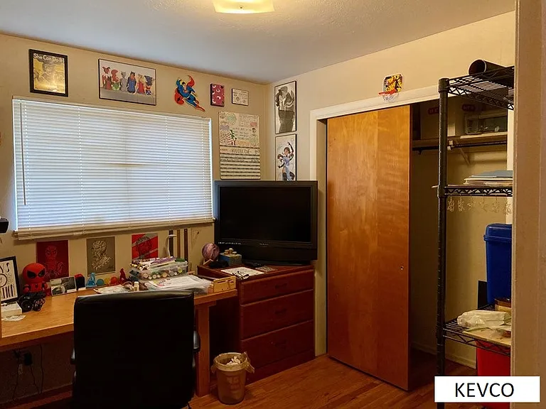 2413 Clearview Ave — Photo 8