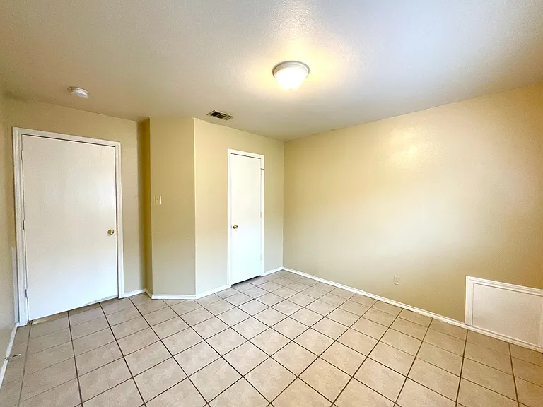 7560 Oak Chase — Photo 13