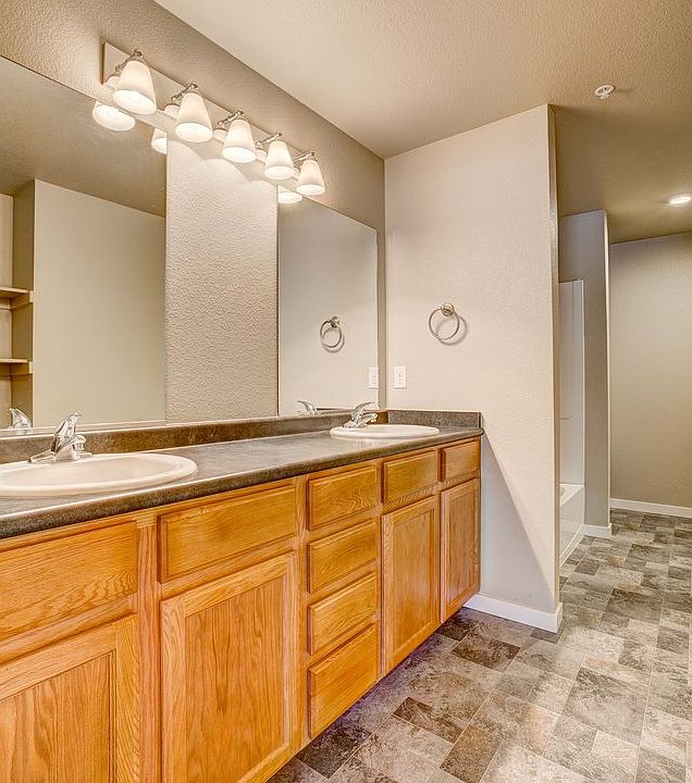 2nd image of 4165 Crittenton Ln
