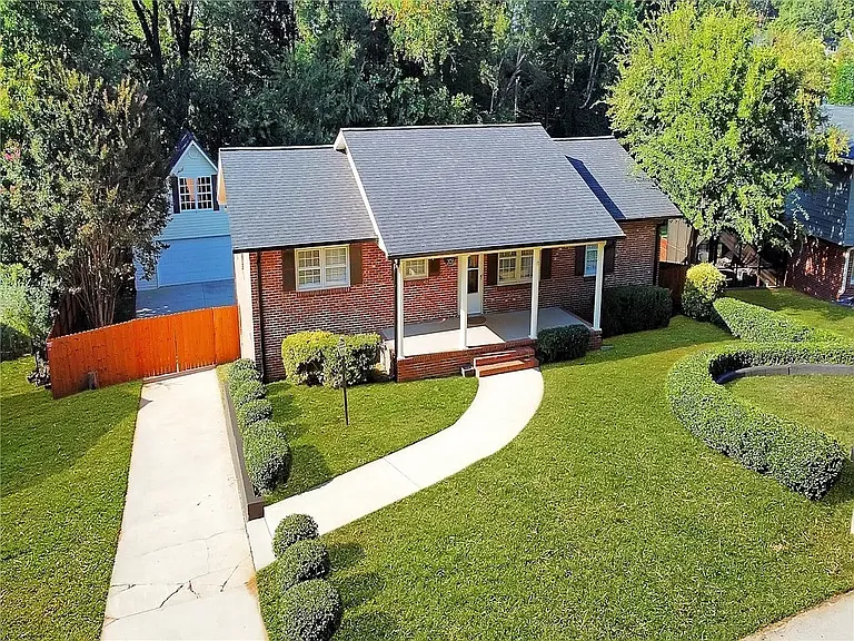 308 Farmington Rd — Photo 22
