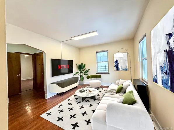 33-31 163rd St #2, Flushing, NY 11358