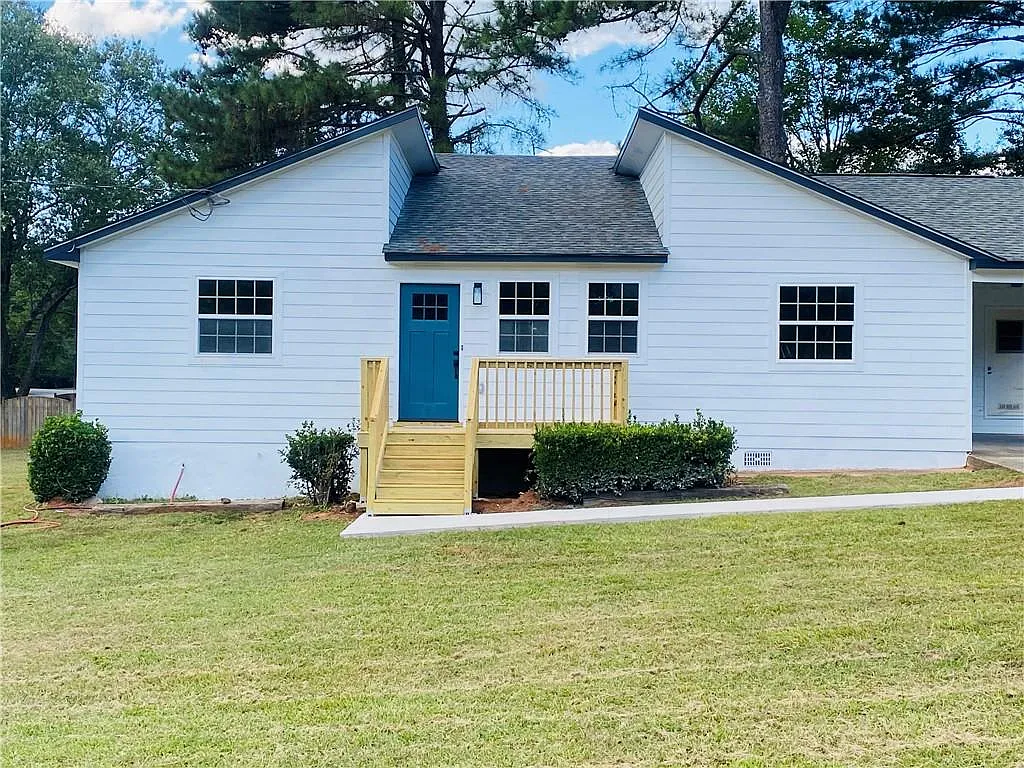 3595 Royal Ct photo 1