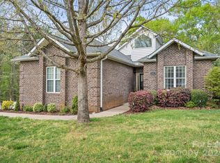 114 W Tattersall Dr, Statesville, NC 28677