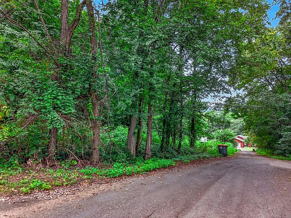 2nd image of 1430 Mountain View Dr