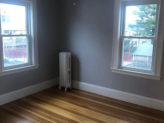 5th image of 61 Prentiss St