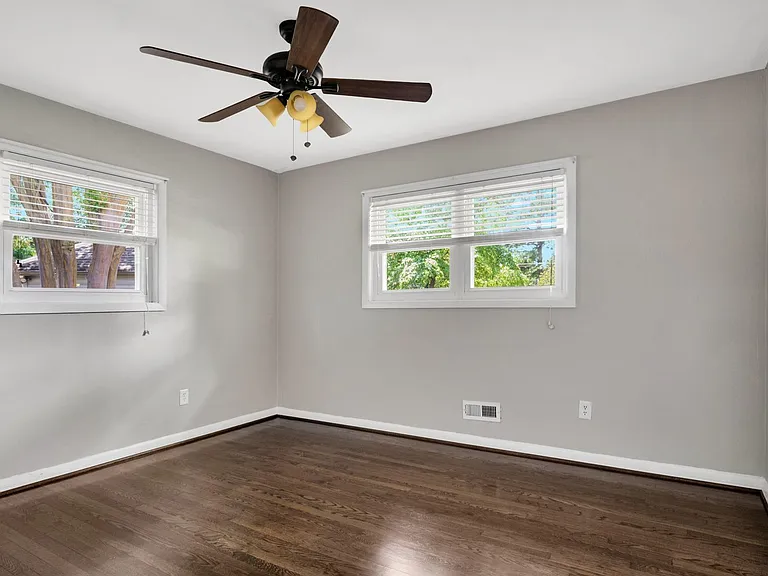 114 Thomas Nelson Ln — Photo 22